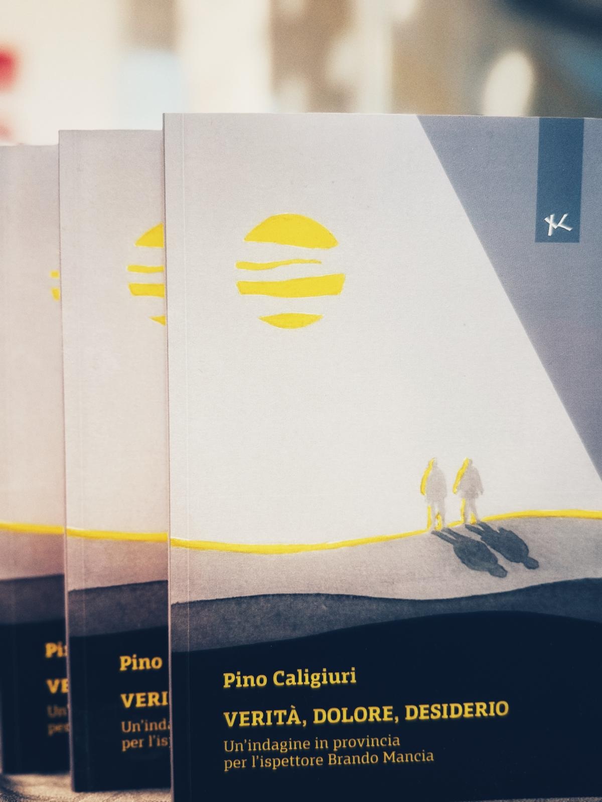 Il romanzo di Pino Caligiuri fotografato nella luce calda